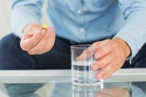 Mees võtab prostatiidi vastu tõhusat antibiootikumi